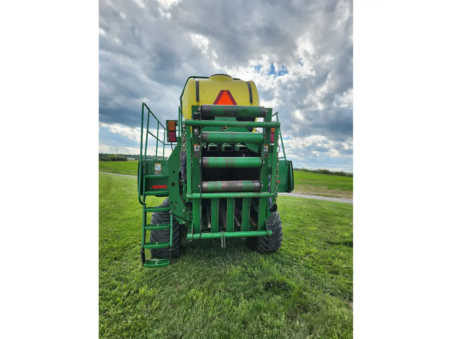 John Deere L330