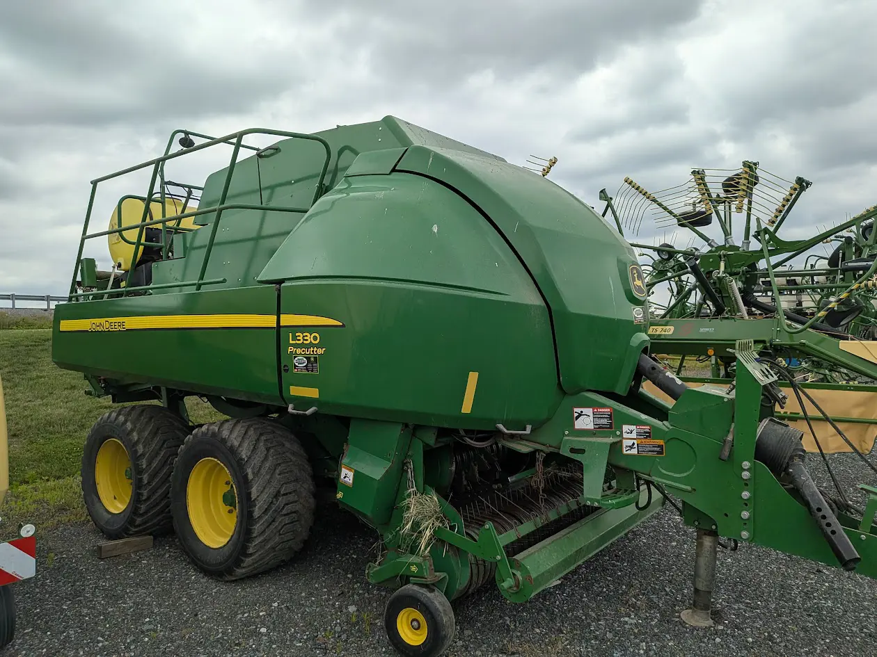 John Deere L330