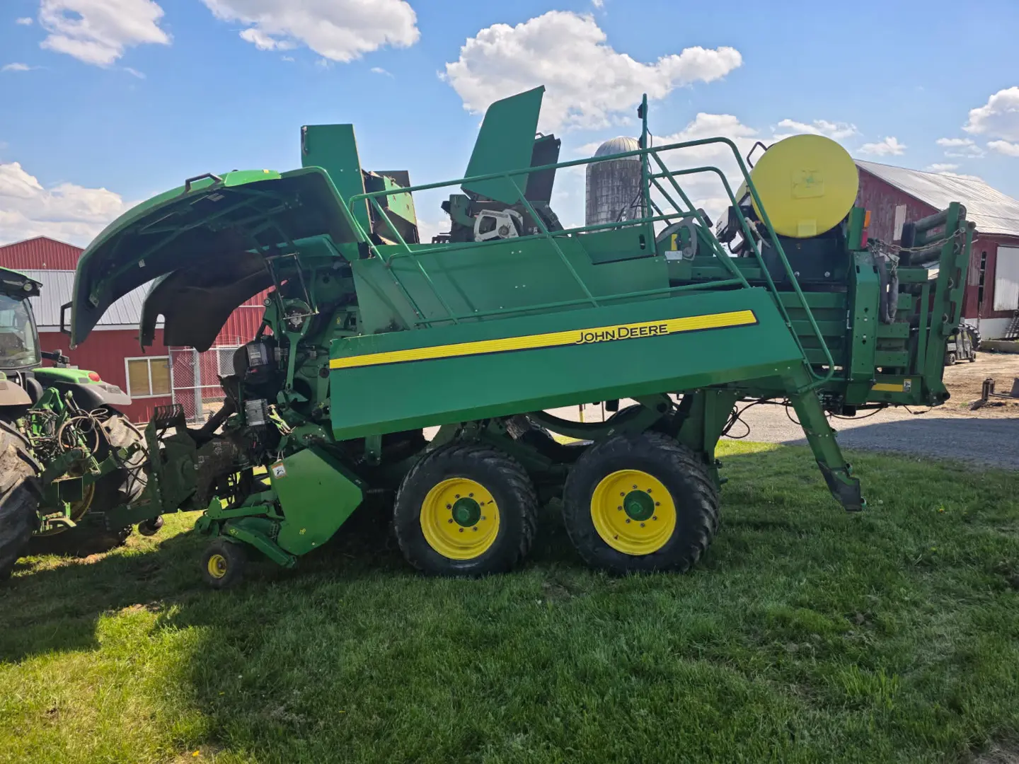 John Deere L330