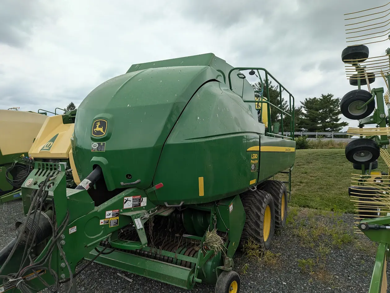 John Deere L330