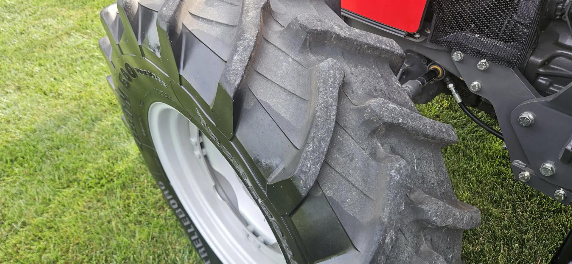 Massey Ferguson 4709