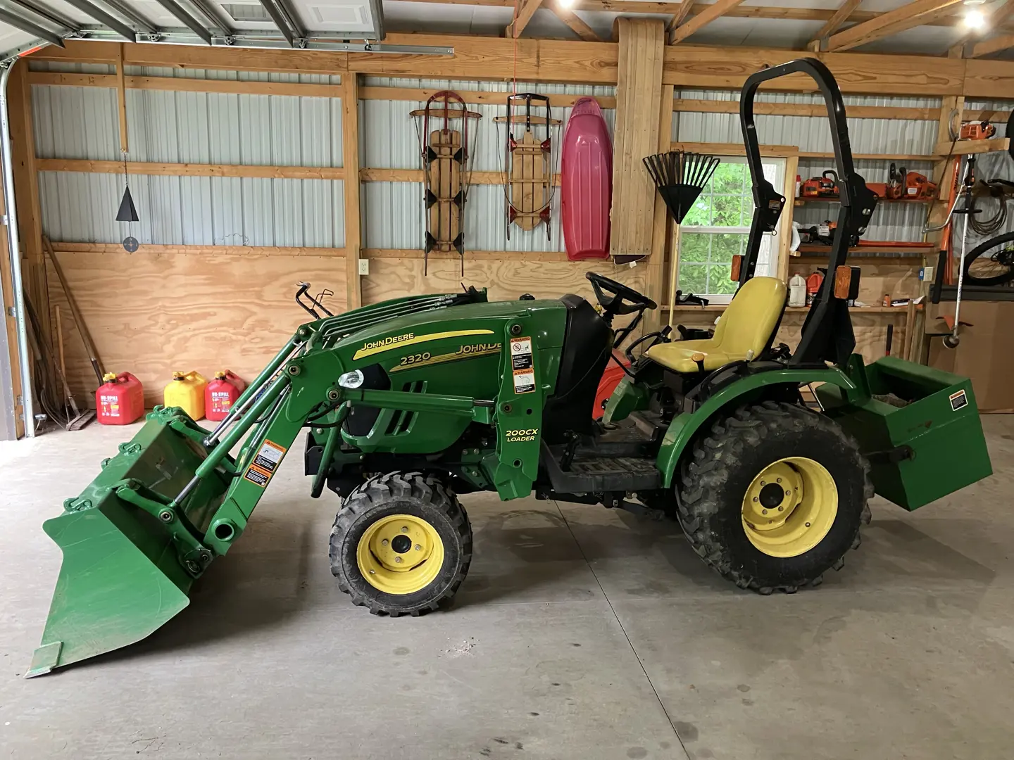 John Deere 2320
