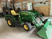 John Deere 2320