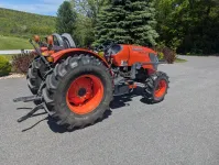Kubota M7040