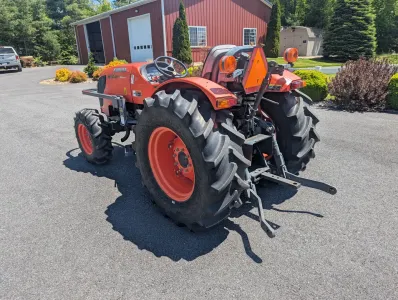 Part Number: Kubota M7040