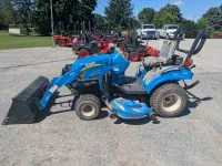New Holland BOOMER 1025