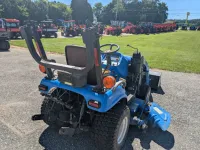 New Holland BOOMER 1025