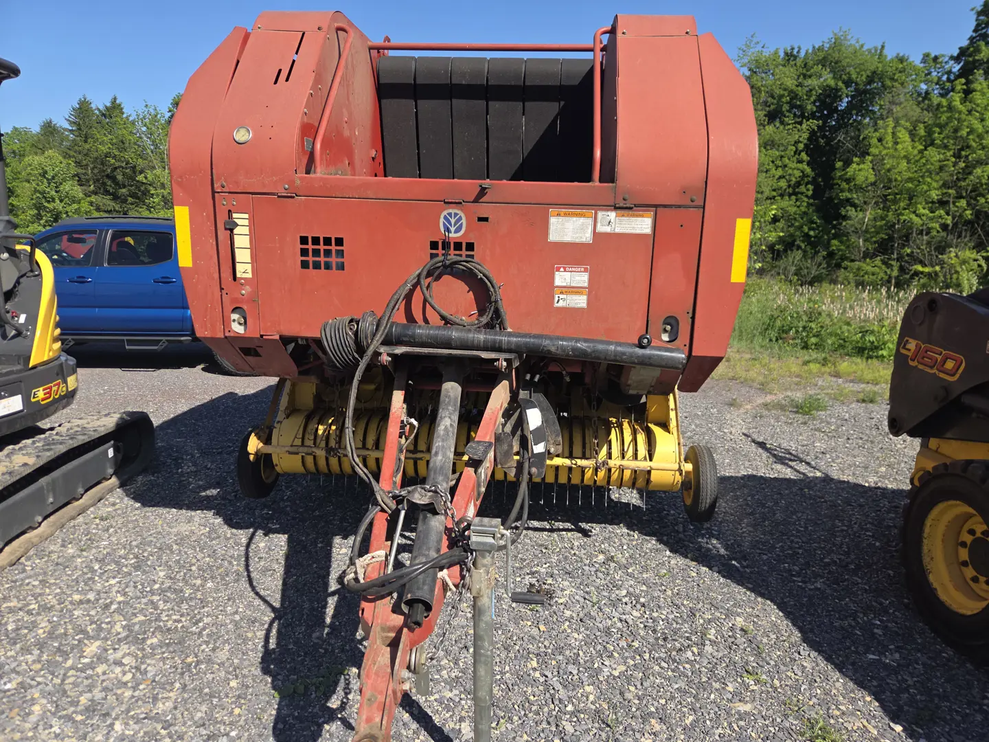 New Holland BR740