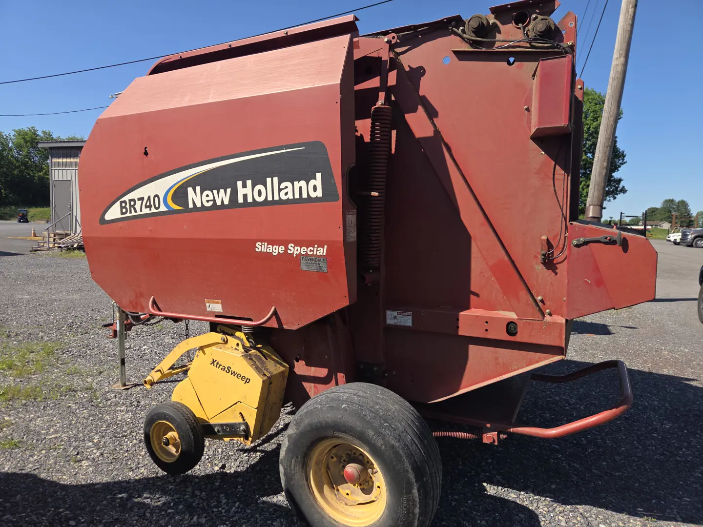 New Holland BR740