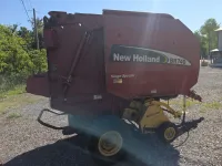 New Holland BR740