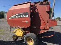 New Holland BR740