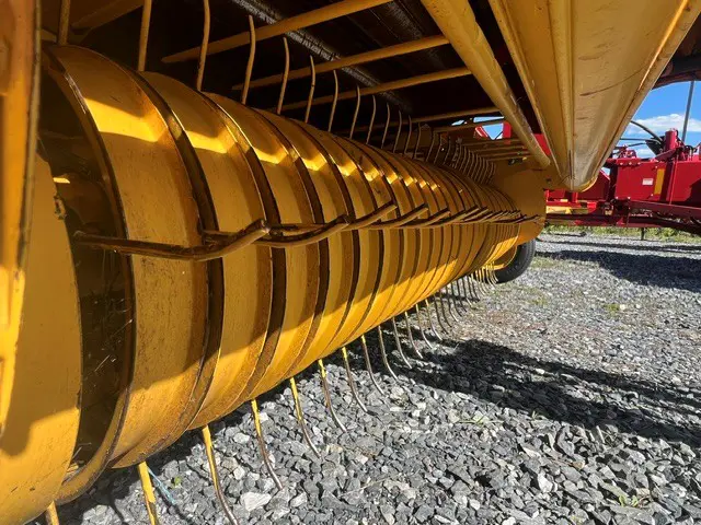New Holland ROLL-BELT 450SN