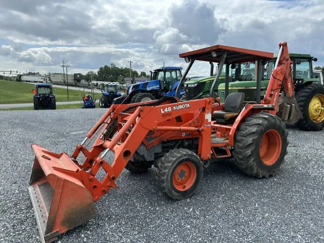 Kubota L48TLB