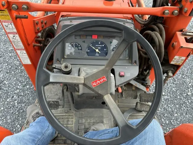 Kubota L48TLB