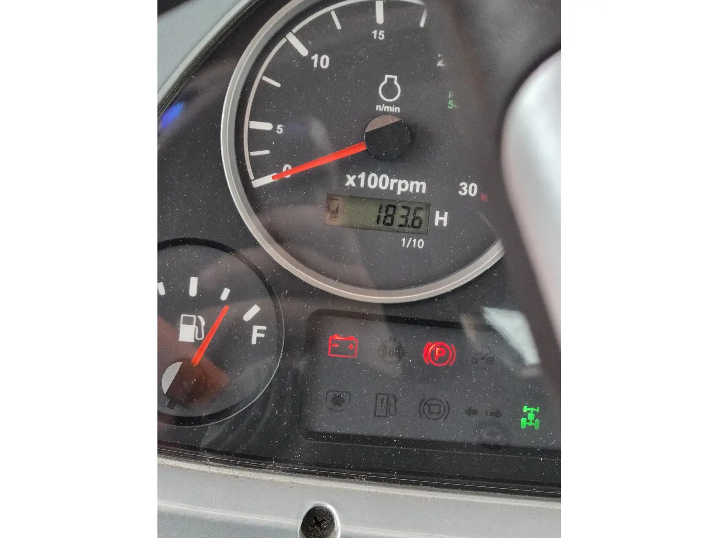 Tym T1104