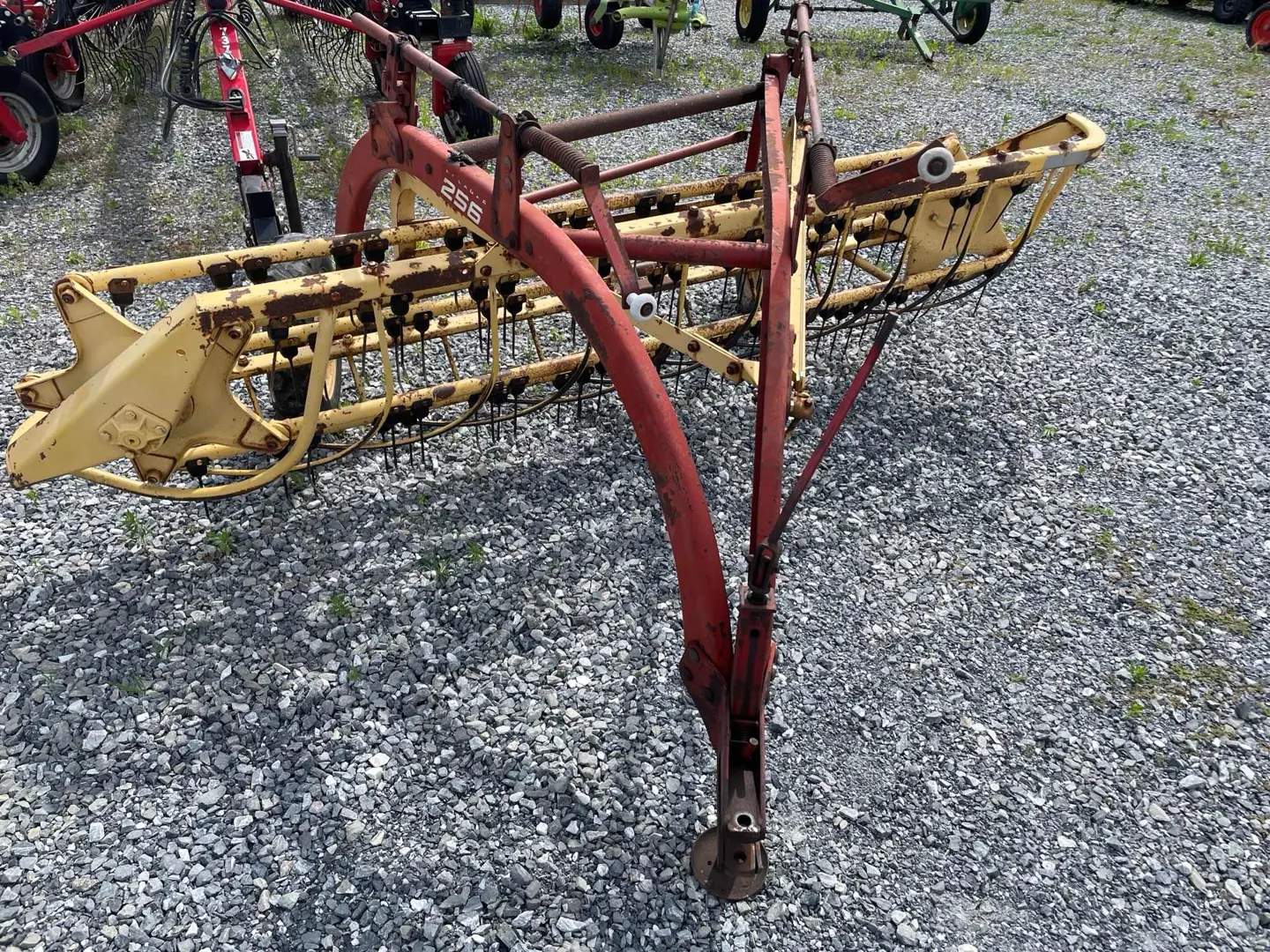 New Holland 256