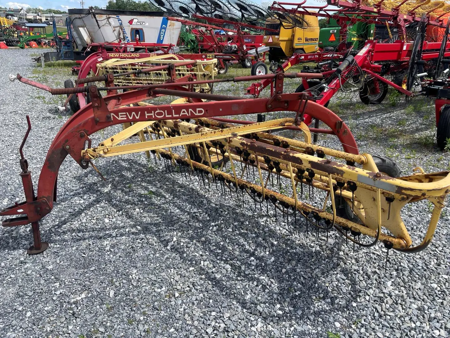 New Holland 256