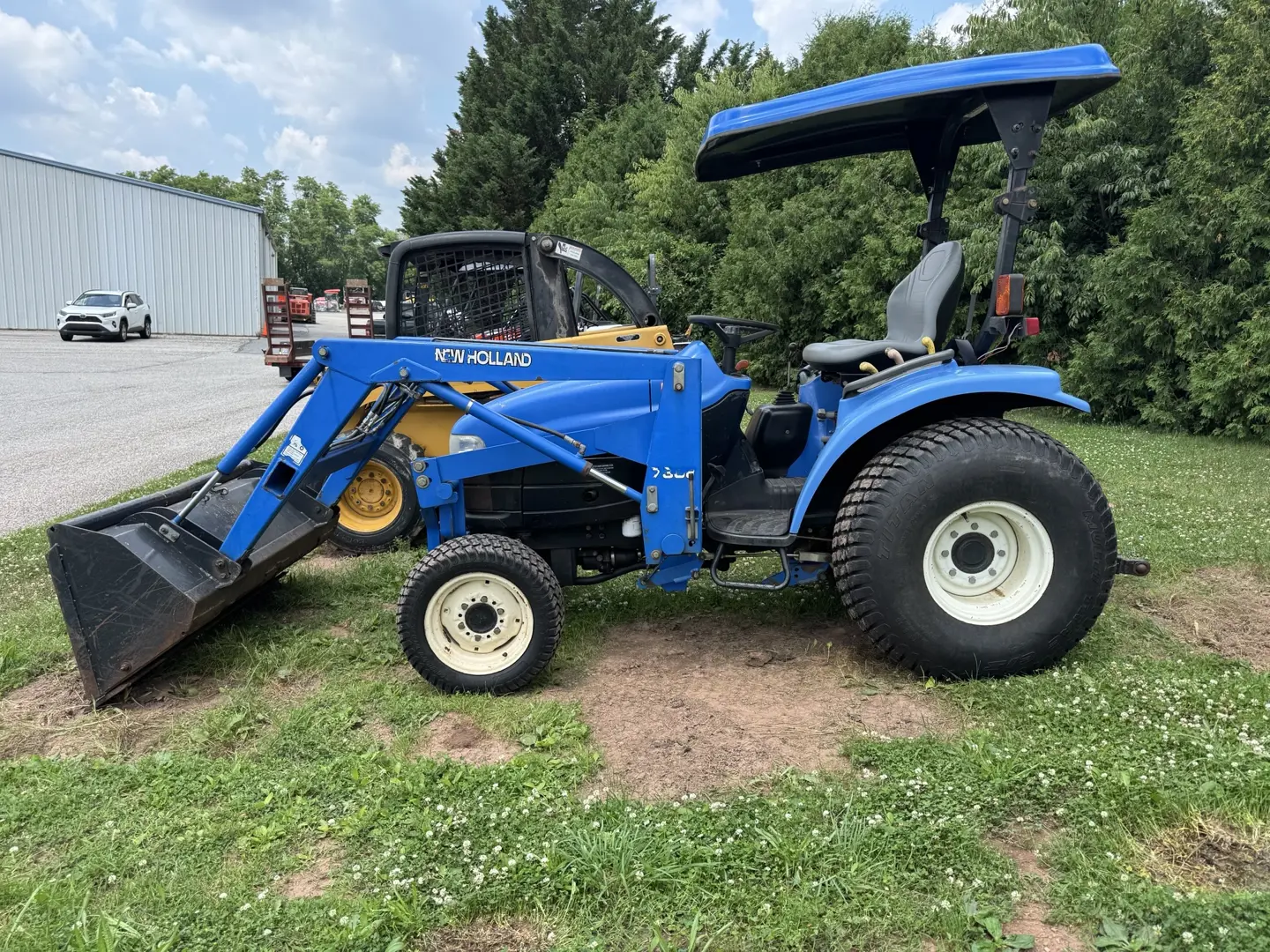 New Holland TC33D