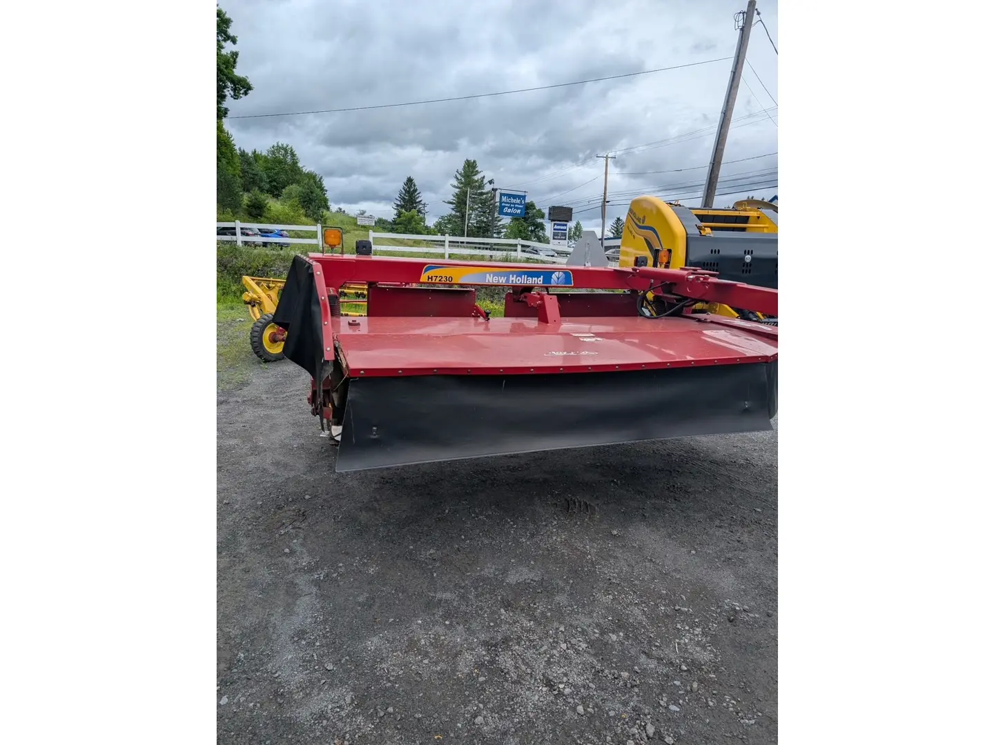New Holland H7230