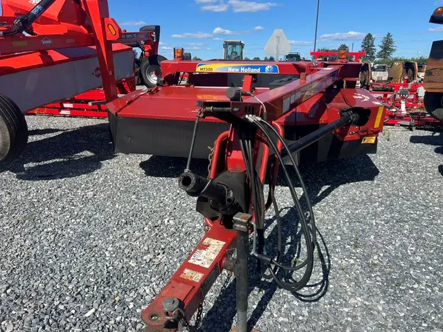 New Holland H7320