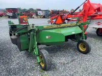 John Deere 820