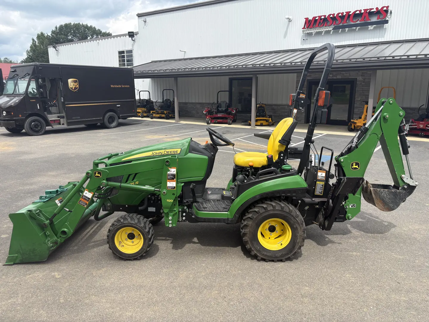 John Deere 1025R