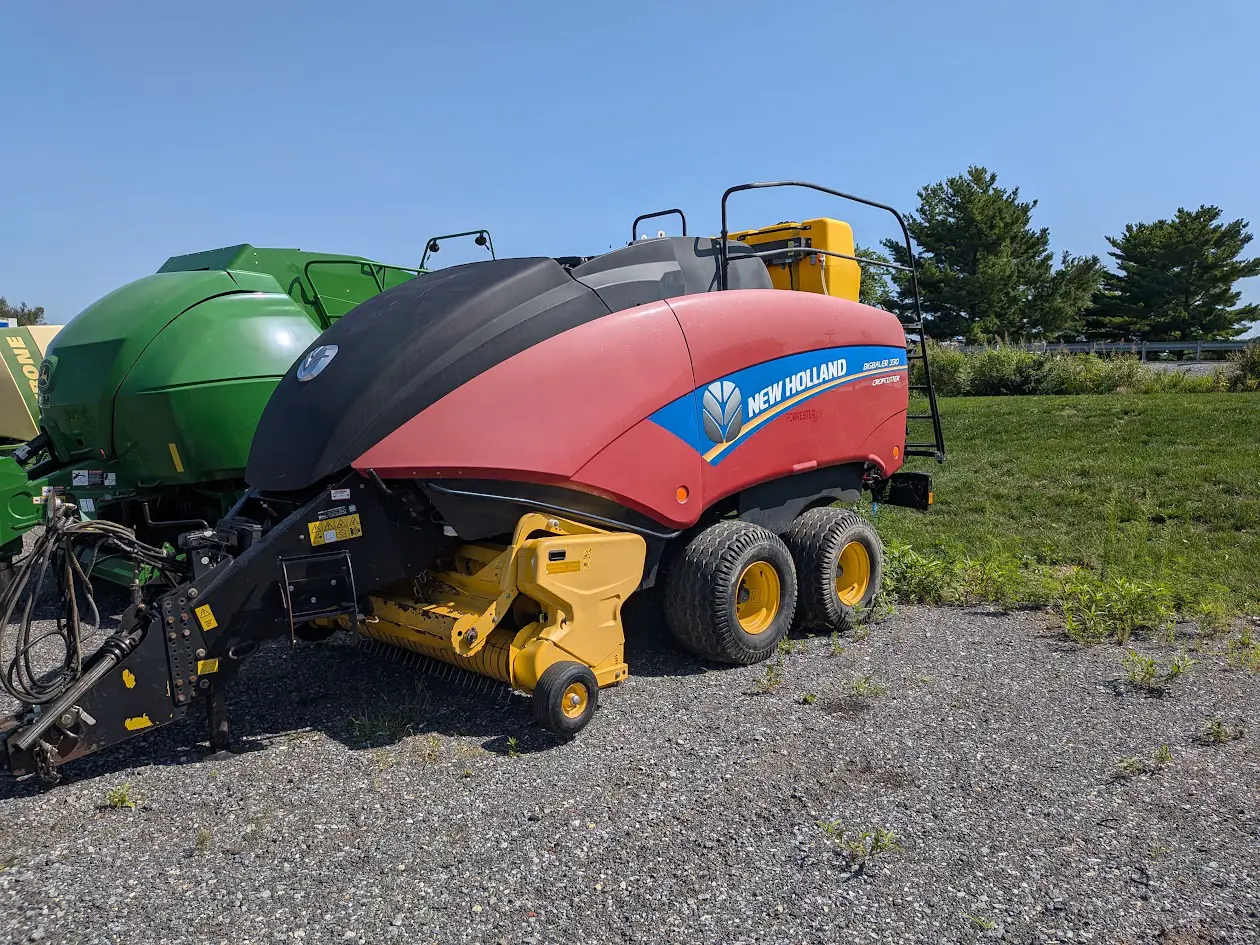 New Holland BIG BALER 330PC