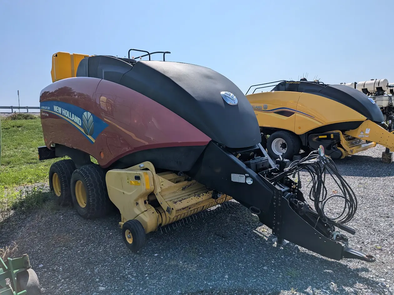 New Holland BIG BALER 330PC