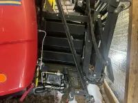 New Holland BIG BALER 330PC