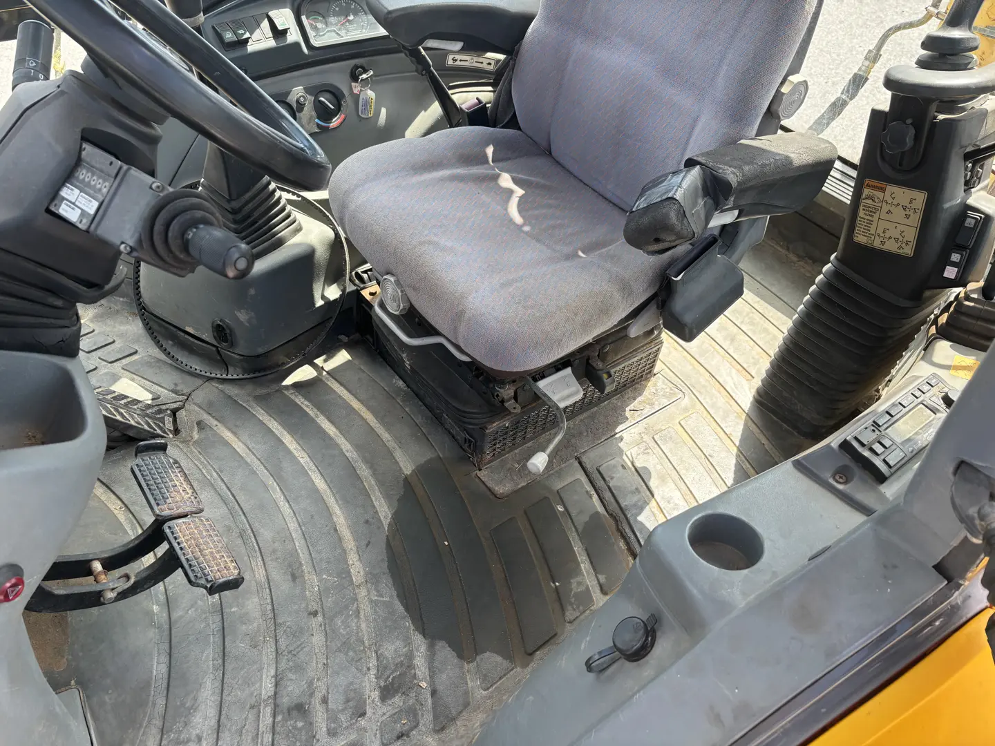 New Holland LB110.B