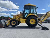 New Holland LB110.B