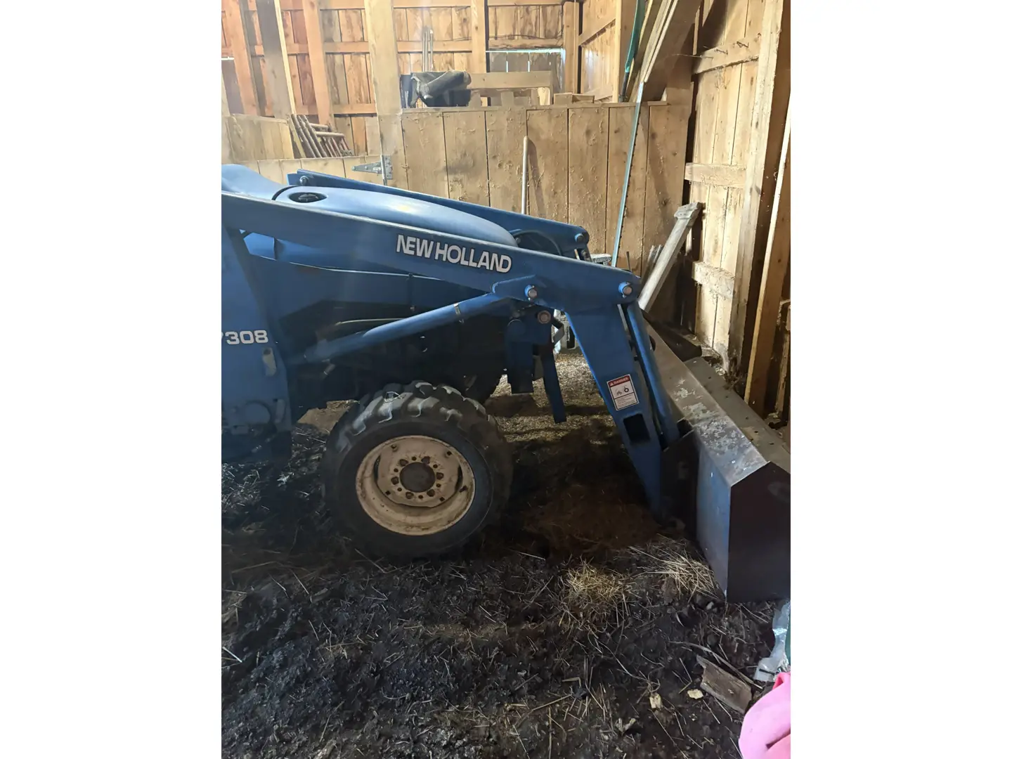 New Holland TC33D