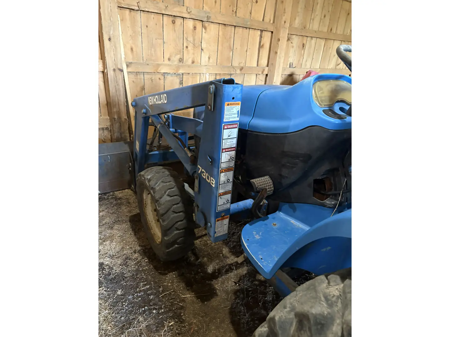 New Holland TC33D