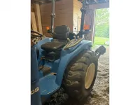 New Holland TC33D
