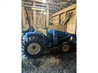 New Holland TC33D
