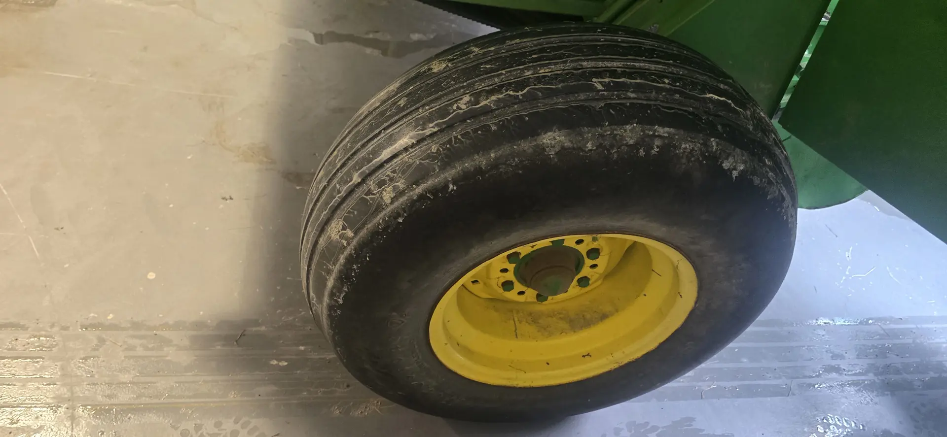 John Deere 435