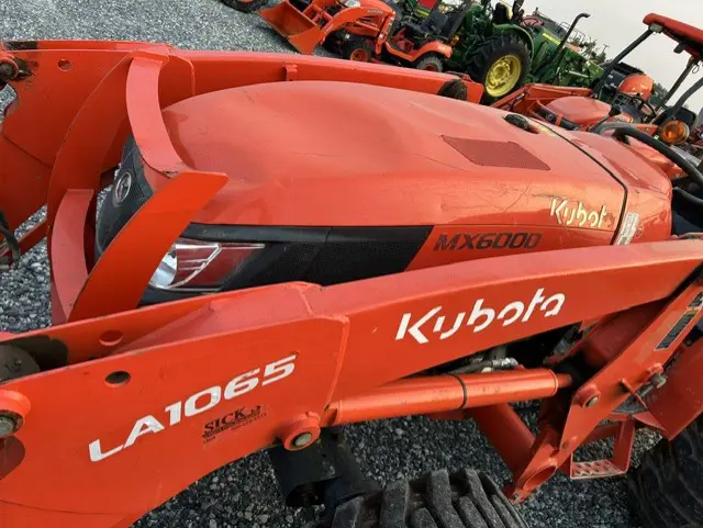 Kubota MX6000HST