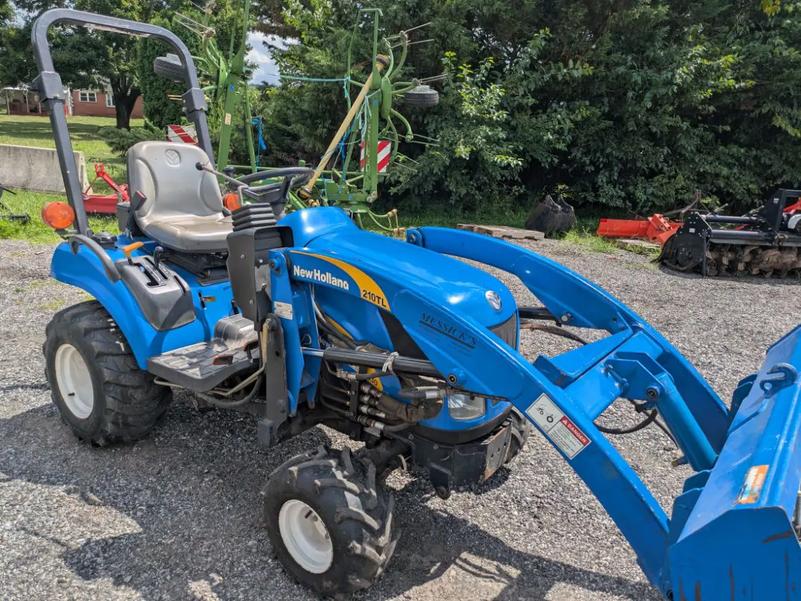New Holland T1030