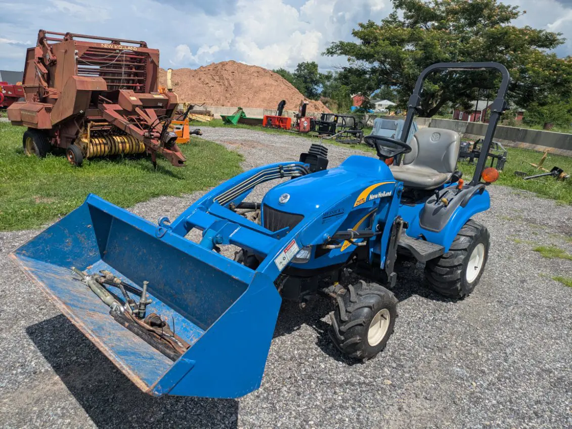 New Holland T1030