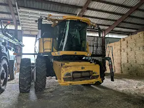 New Holland CR8080