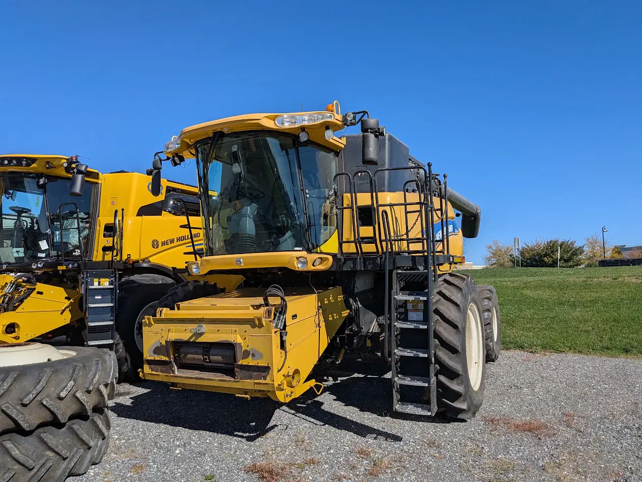 New Holland CR8080
