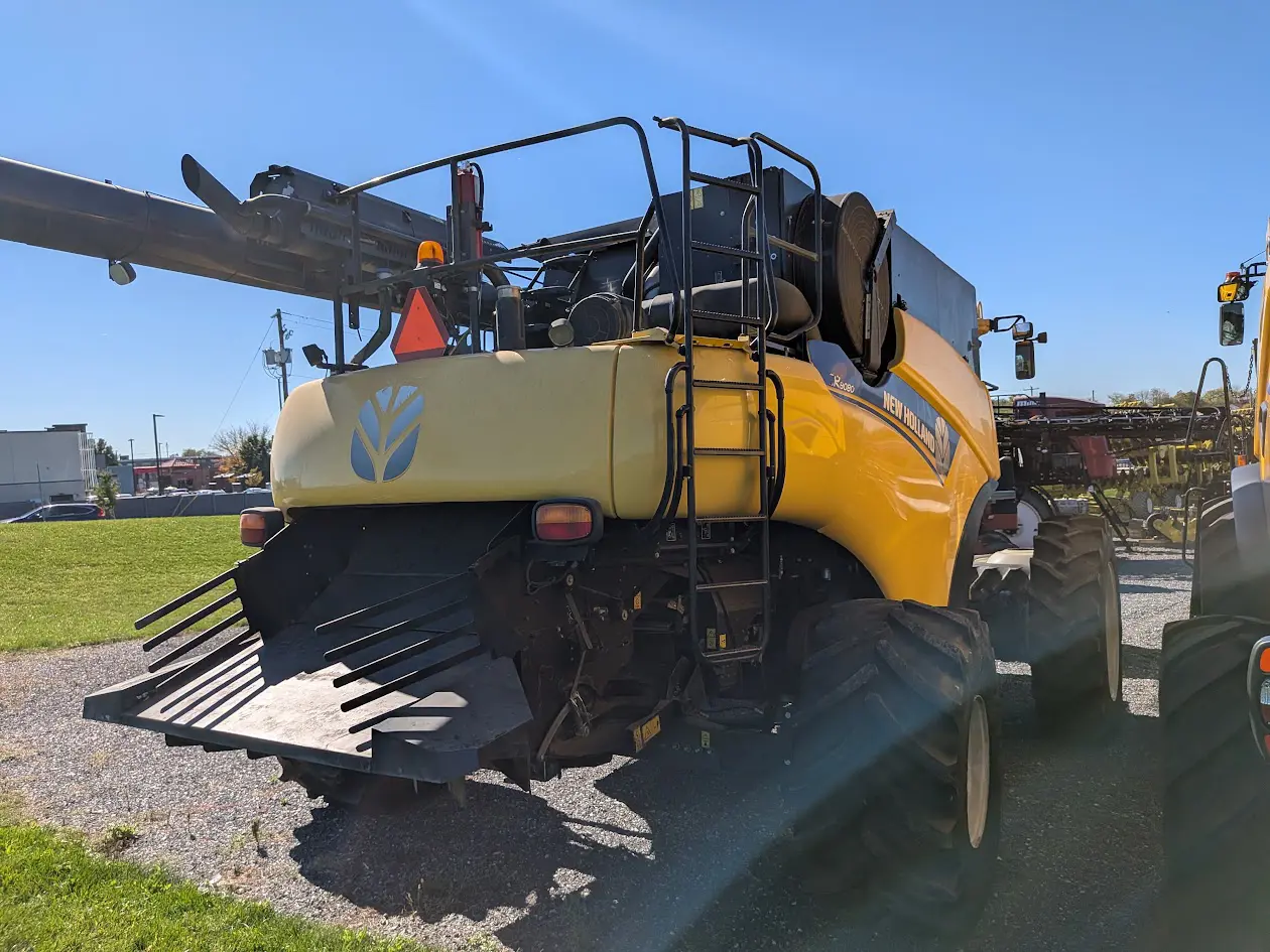 New Holland CR8080