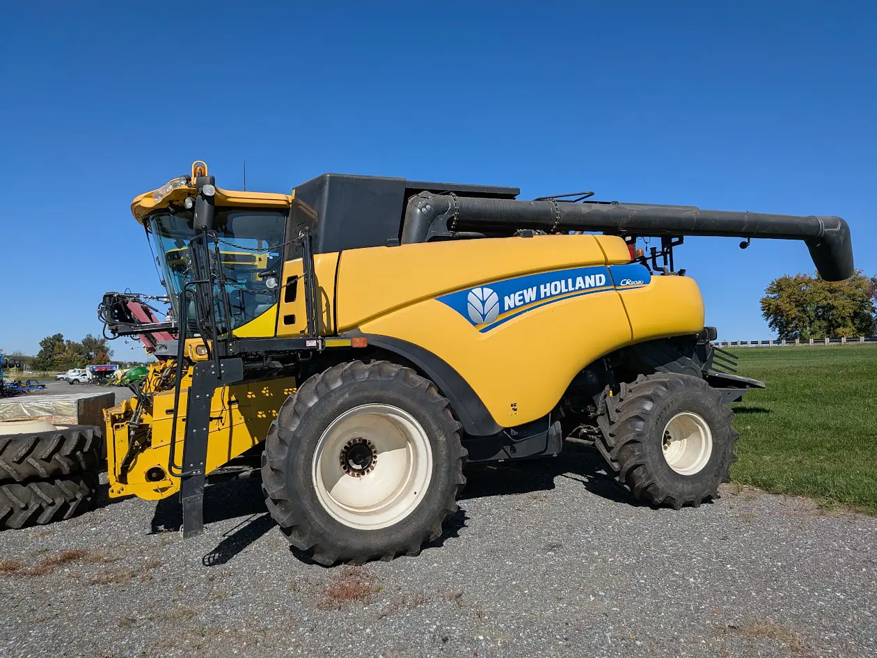 New Holland CR8080
