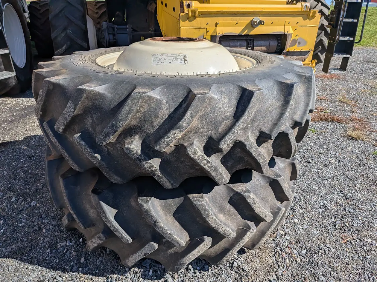 New Holland CR8080
