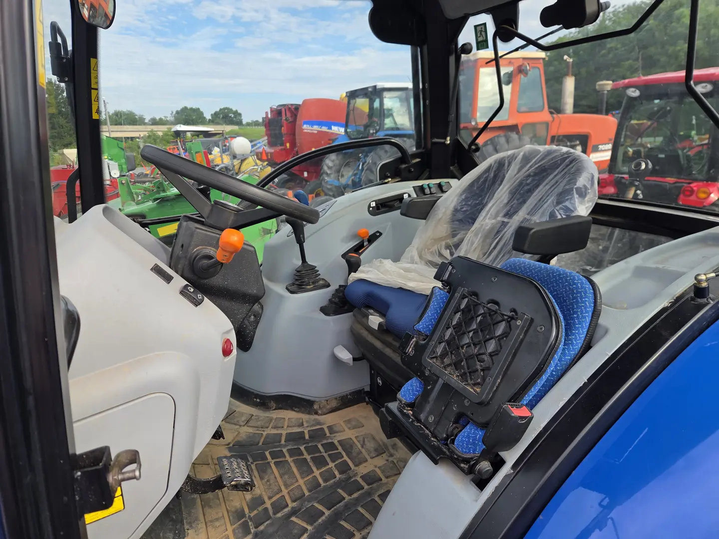New Holland WORKMASTER 75 T4A