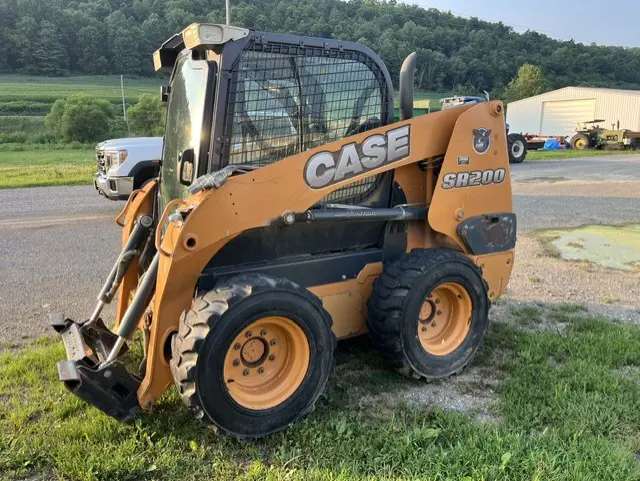 Case SR200