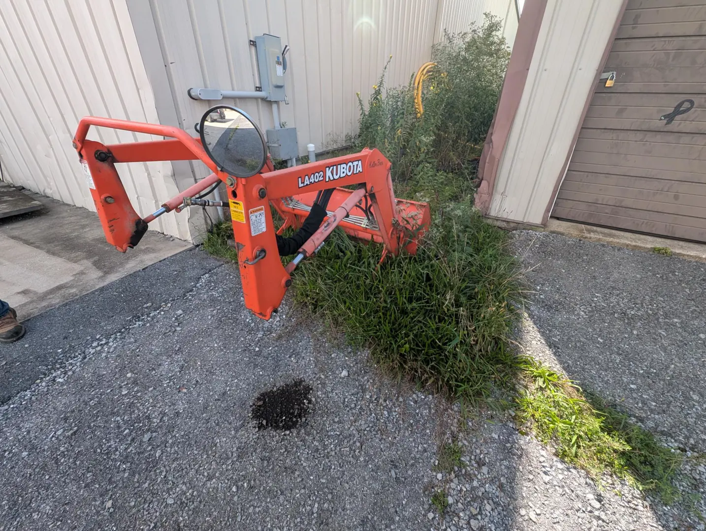 Kubota LA402