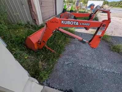 Part Number: Kubota LA402