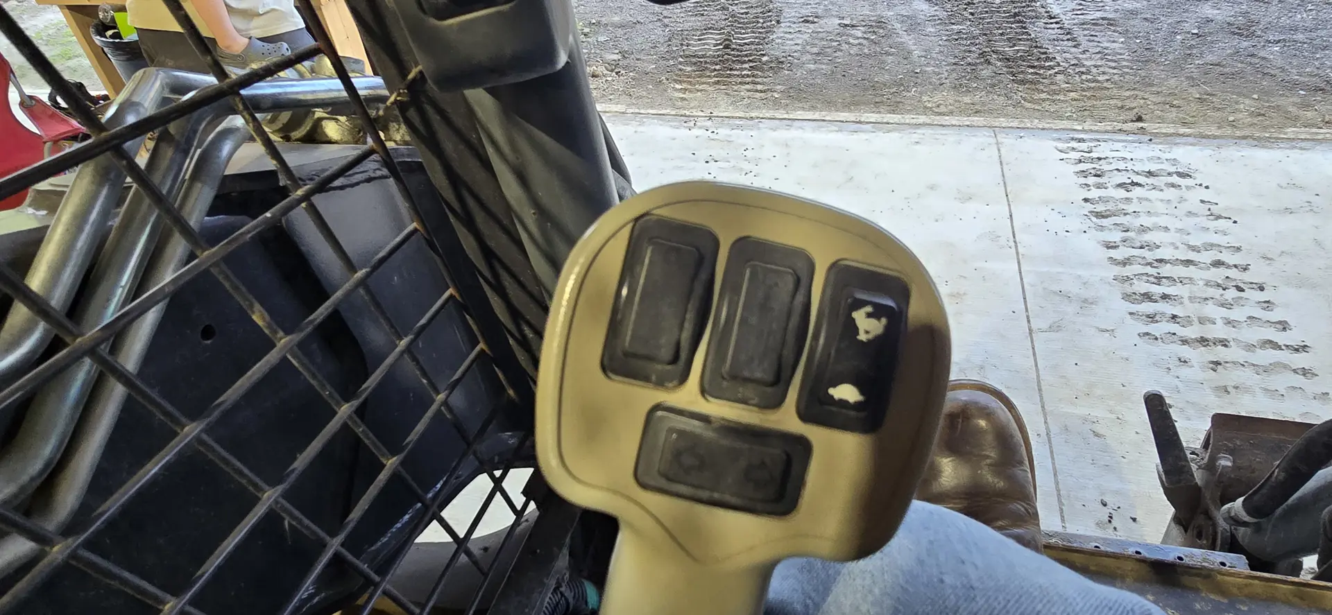 New Holland C232