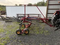 New Holland 3114